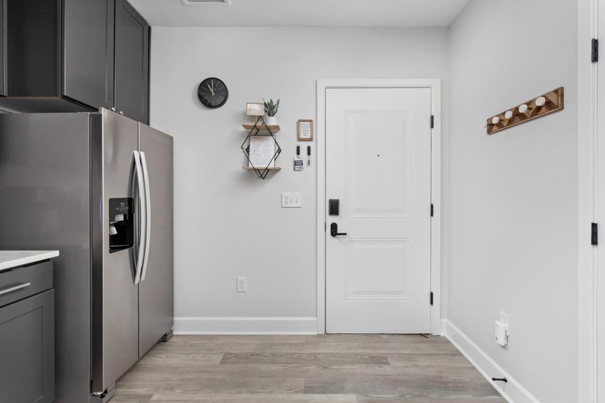 Cozysuites Modern Studio Steps From Broad Ripple Indianapolis Exterior photo